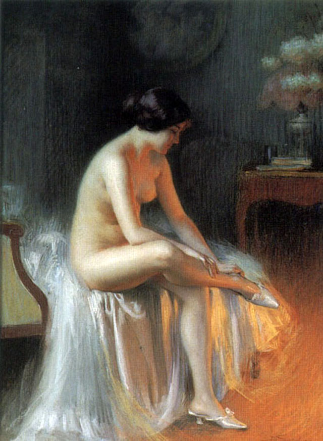 Nudo davanti al camino